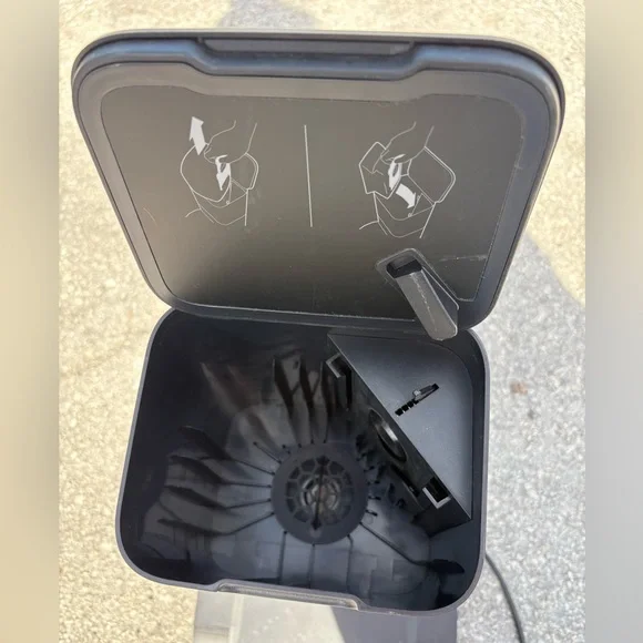 iRobot Roomba i2 i3 i3+ i4 i5+ Base Automatic Dirt Disposal Charging Dock - Picture 4 of 4